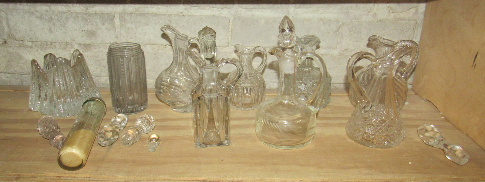 Cruets and Misc Glassware: Getting all pictured.