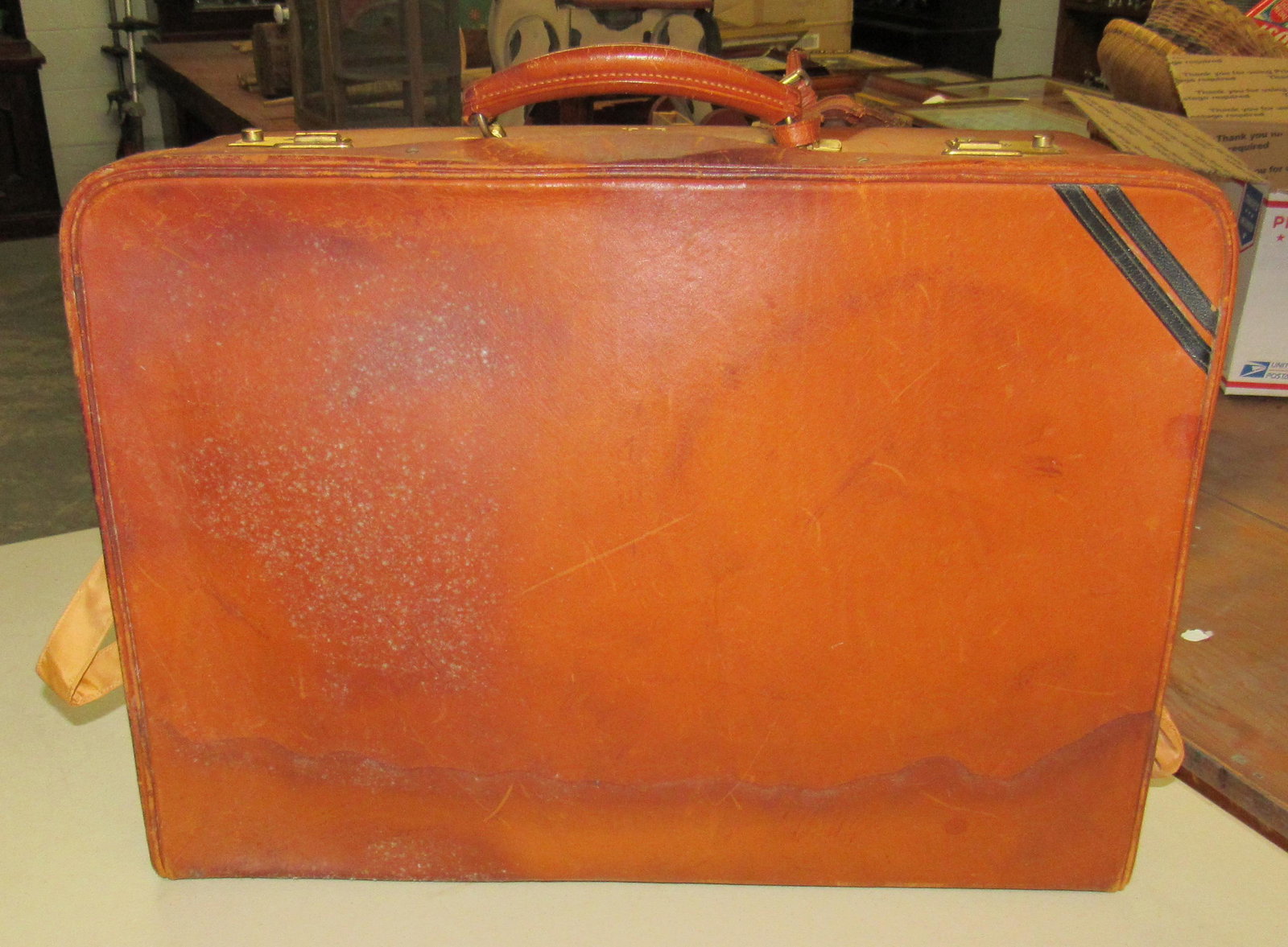 Vintage Leather Suitcase: Approx 20 1/2" x 14 1/2" x 6" tall.