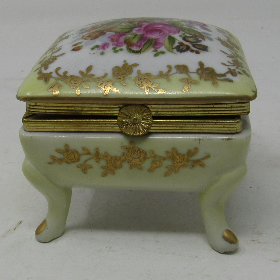 Norleans Japan Trinket Box: Approx 2 3/4" x 2 3/4" x 2 3/4" tall