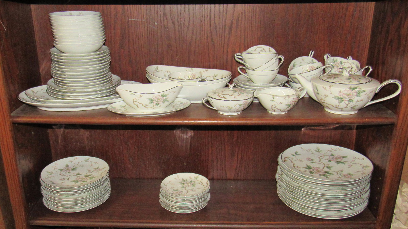 Apprx 83 Pieces Noritake Chatham China: Approx 83 pieces