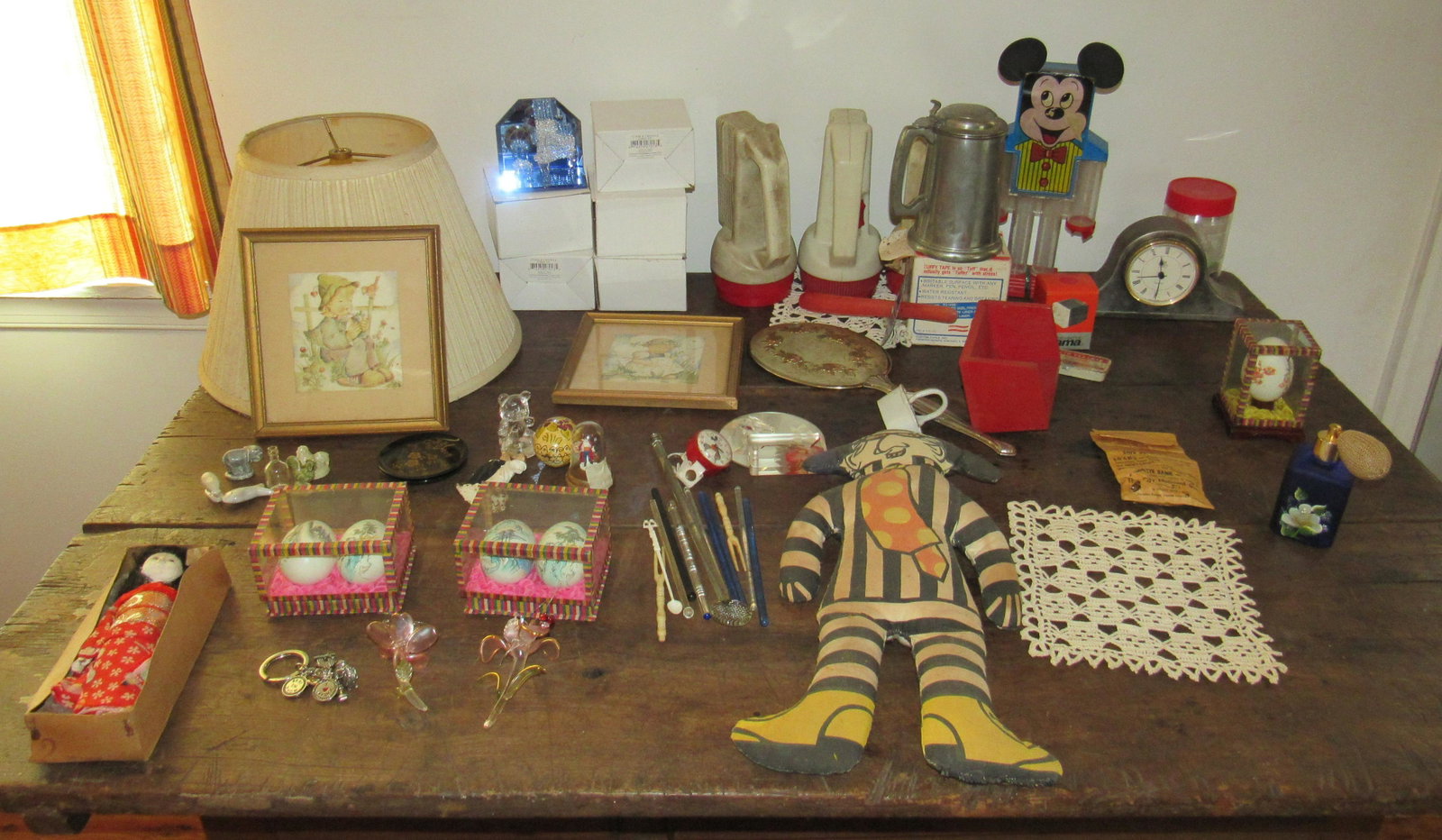 Misc Table Contents: Lot includes all items on table. Take what you want and leave the rest.