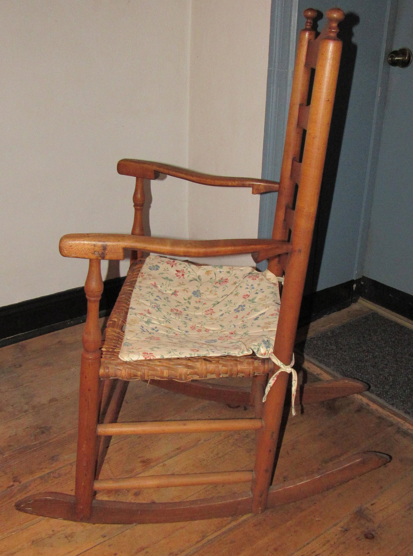 Ladderback Rocker: Rocker