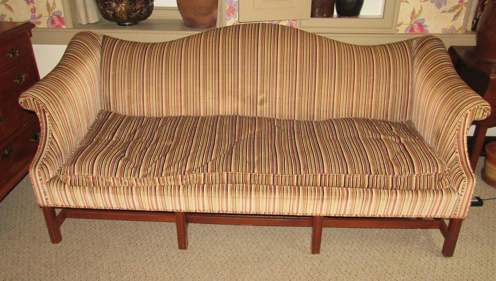 Chippendale Style Sofa: Sofa