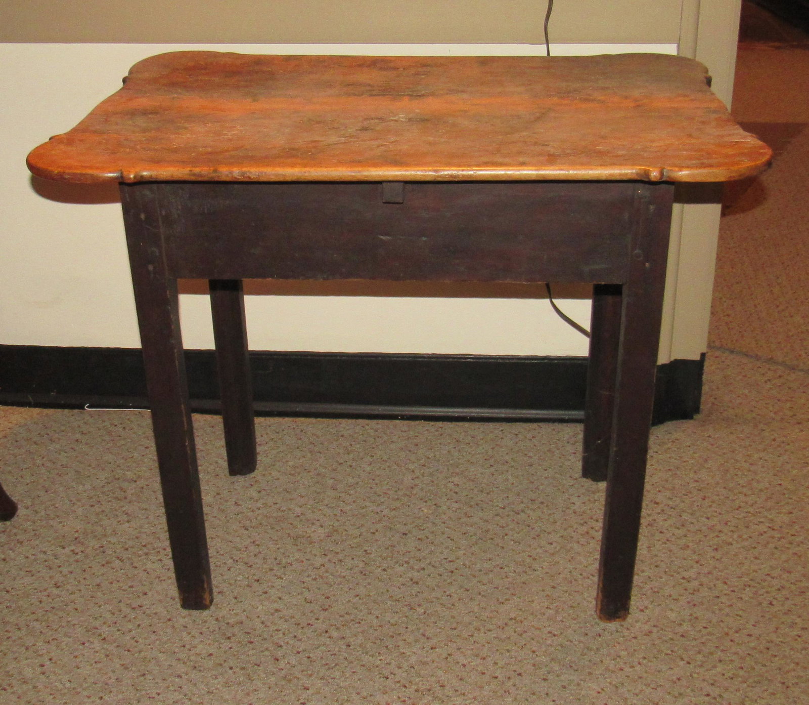 Tea Table: Approx 22" x 33" x 27" tall.