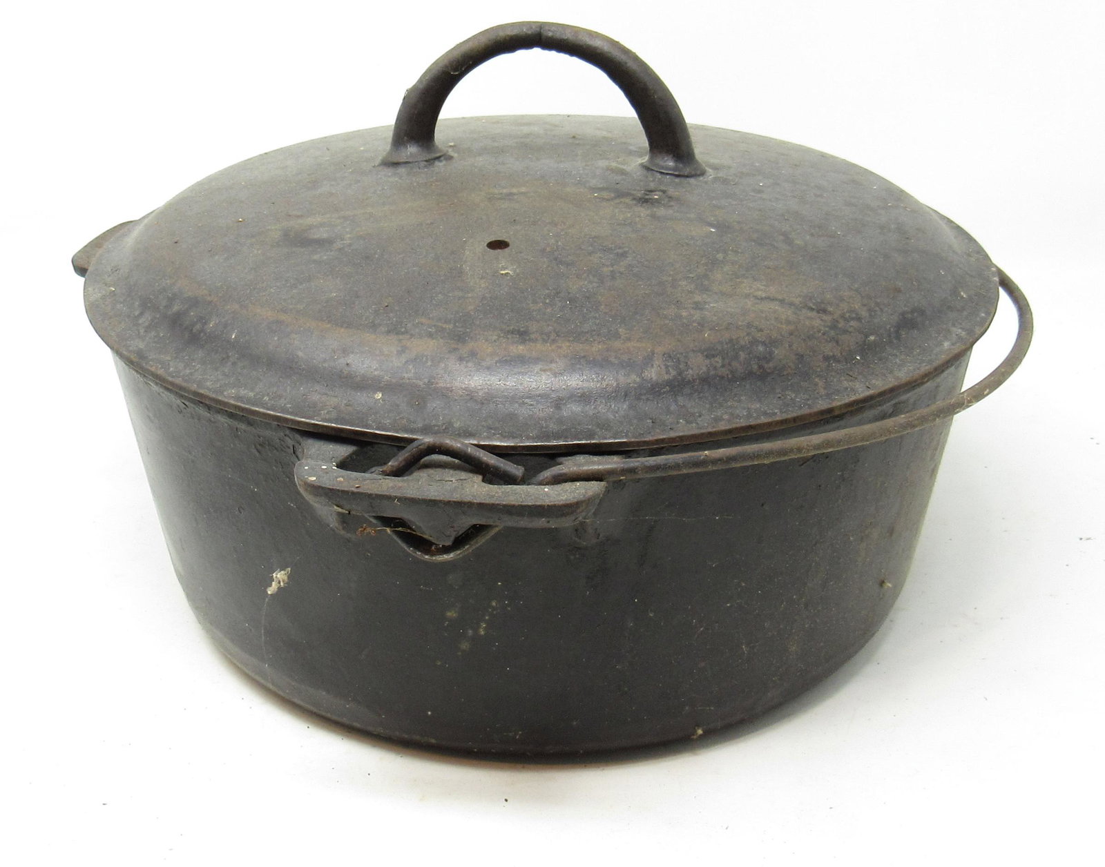 Griswold No 9 Cast Iron Tite Top Dutch Oven: Dutch Oven