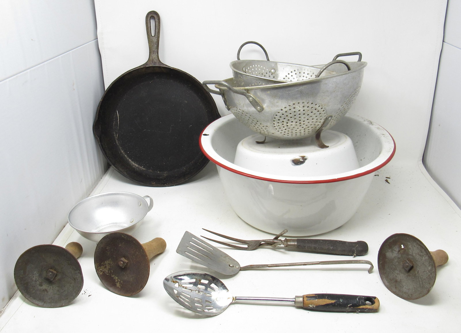 Cast Iron Skillet Lard Scrapers Strainers Enamelware: Getting all pictured