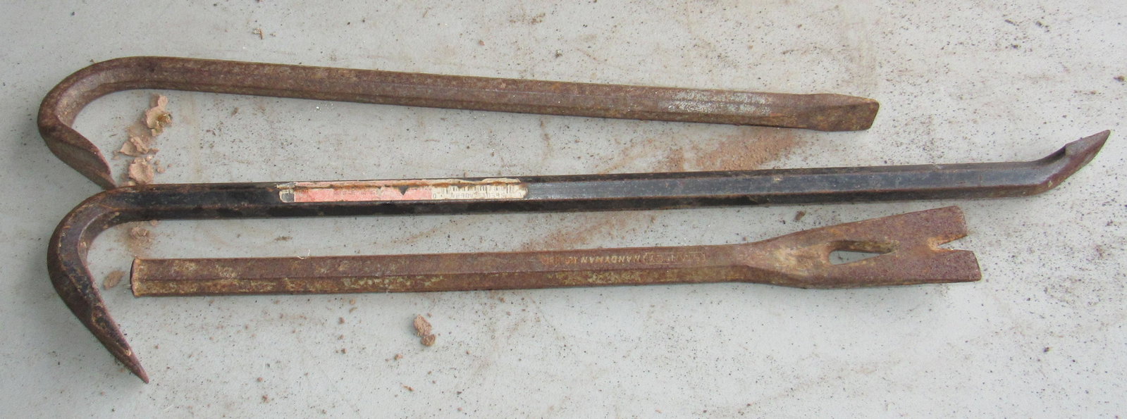 3 Pry Bars: Longest is approx 24"