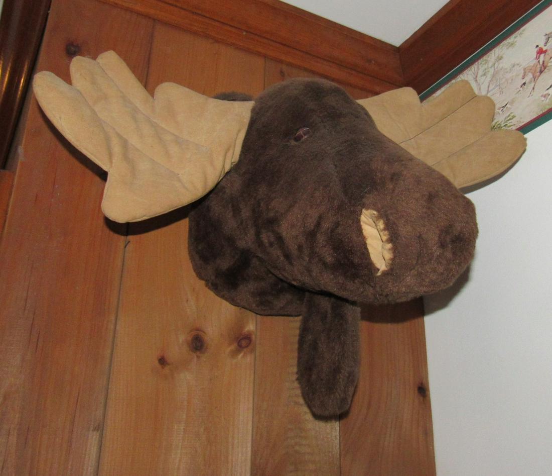 Stuffed Animal Moose Mount: Apprx 14" long