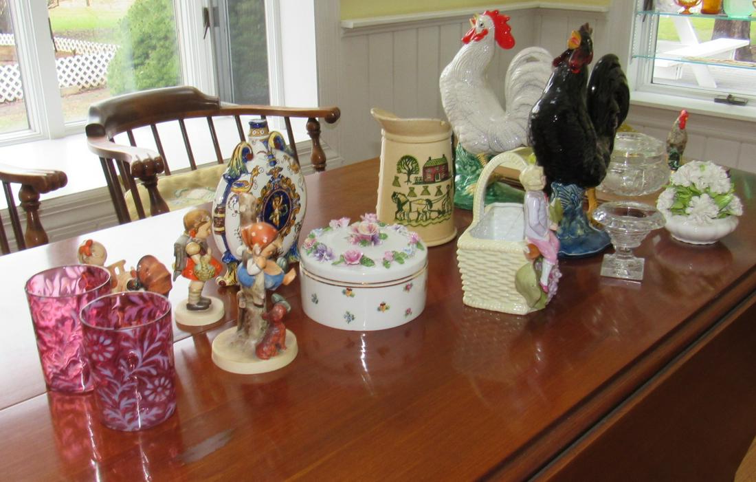 Chipped Cracked and Broken Lot: Lot includes all items on table.
