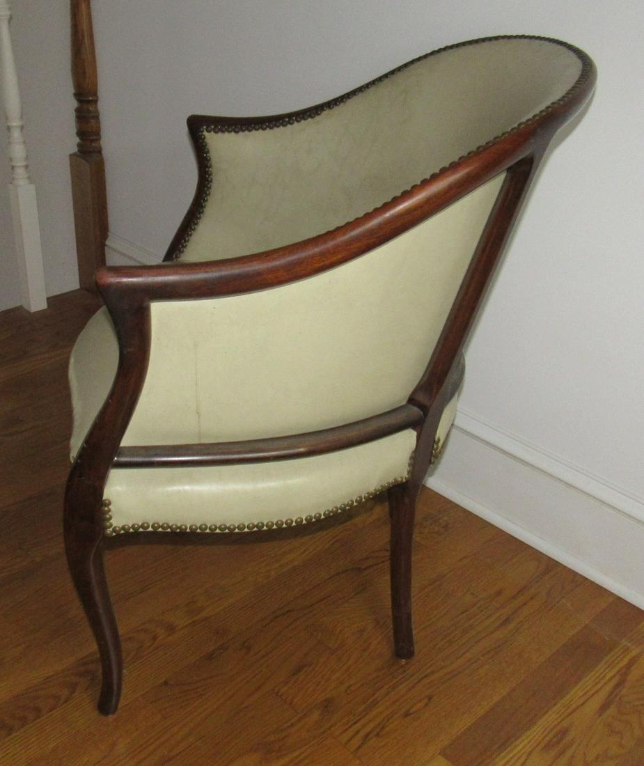 Barrel Back Style Chair: Chair