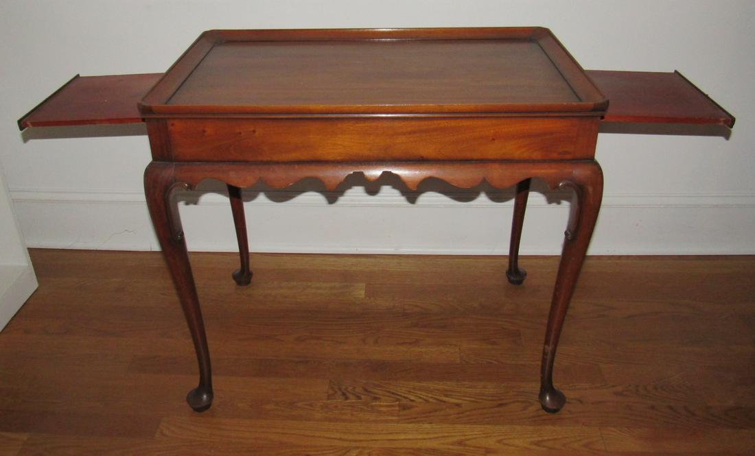 Chippendale Mahogany Tea Table: Approx 18" x 29" x 26" tall