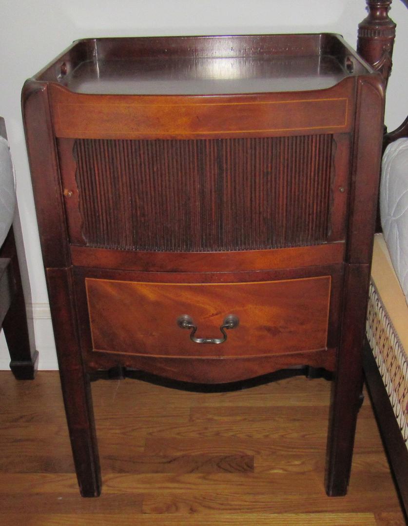 Beacon Hill Collection Mahogany Nightstand: Apprx 18 1/2" x 20" x 30 1/2" tall