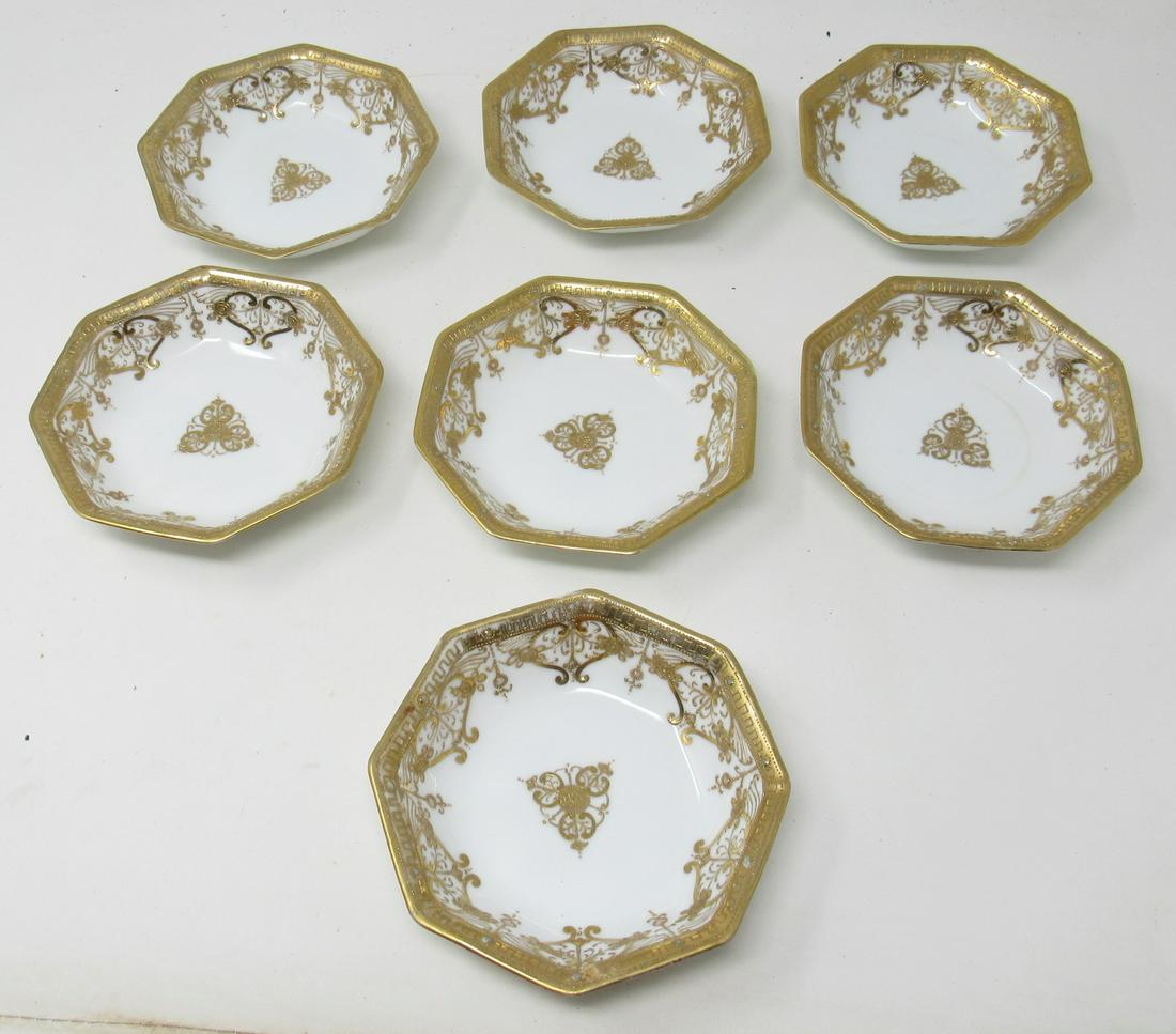 7 Hand Painted Nippon Bowls: Approx 5" across. There are 7 that have no damage. We are also including another 4 that have damage ( for a total of 11)