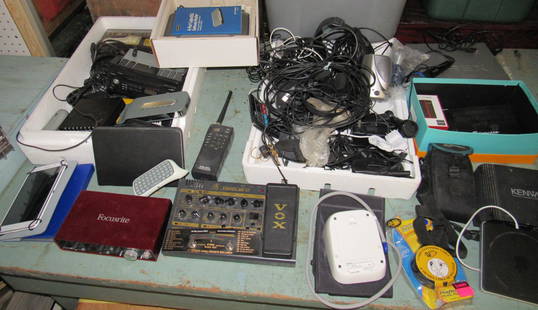 Kenwood Amplifier Vox Focusrite Electronics Lot: Getting all pictured on table. MUST TAKE ALL