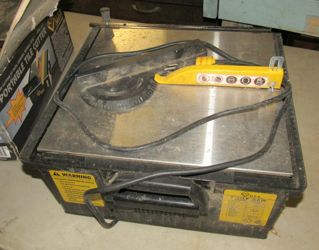 QEP Portable Tile Saw: Tile Saw