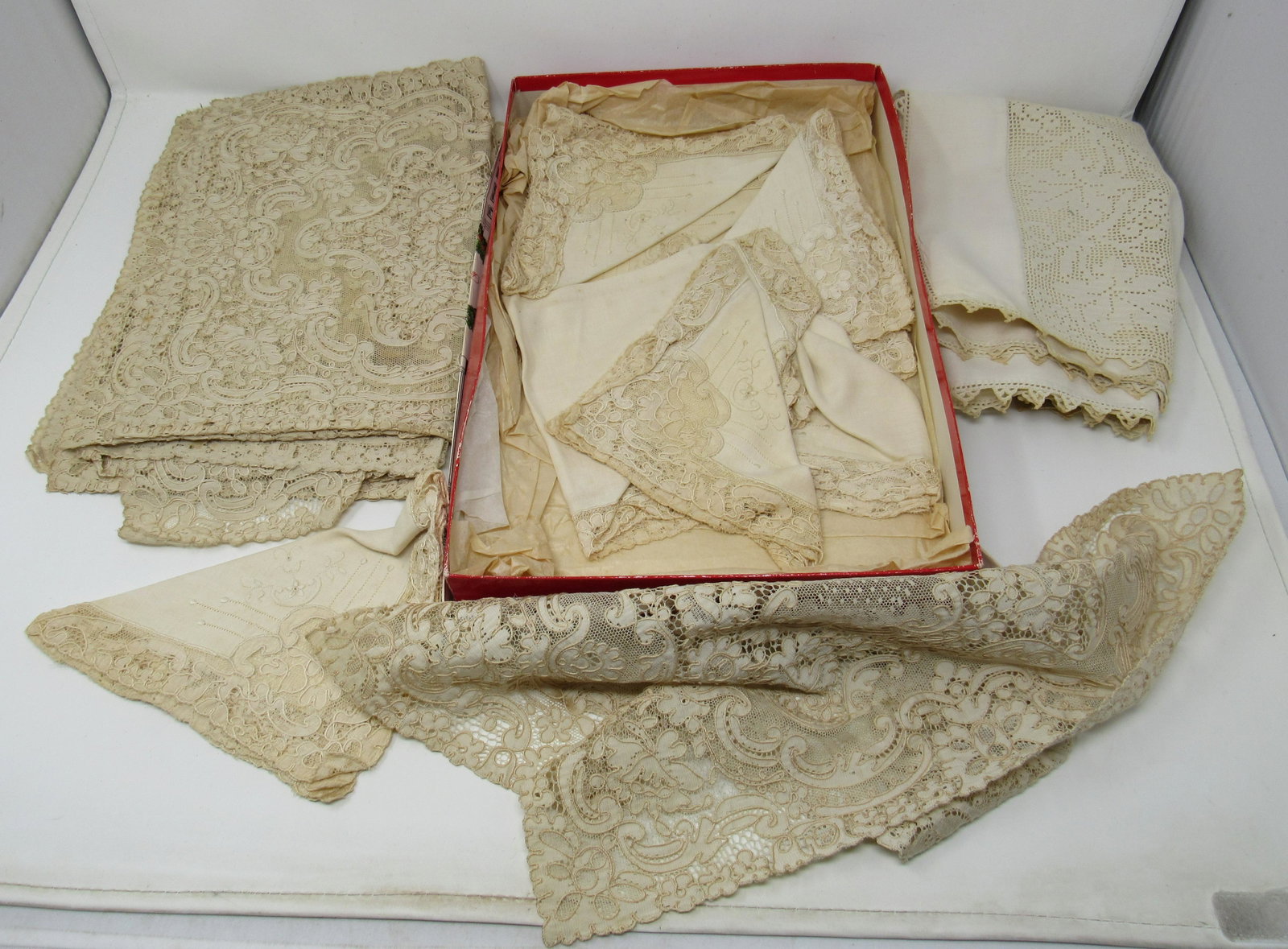 Alcenon Lace Placemats Napkins Doilies: Getting all pictured