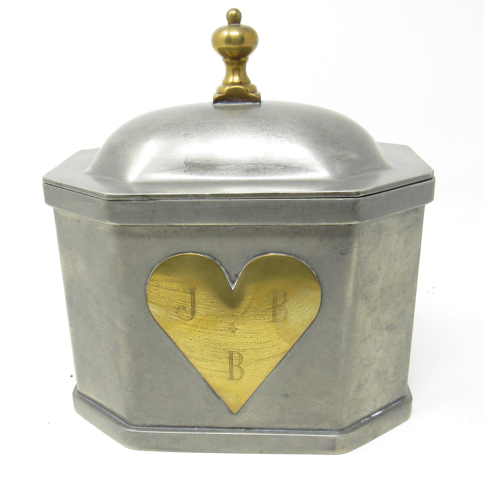 KDM Holland Pewter Tea Box with Brass Heart: Approx 3 3/4" x 5 1/2" x 6 1/2" tall
