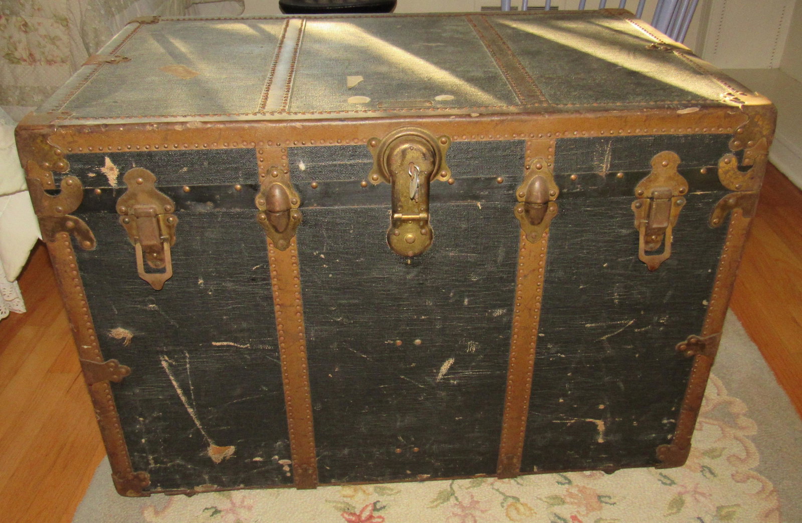 Tuttle & Clark Flat Top Trunk: Approx 21" x 34" x 24" tall