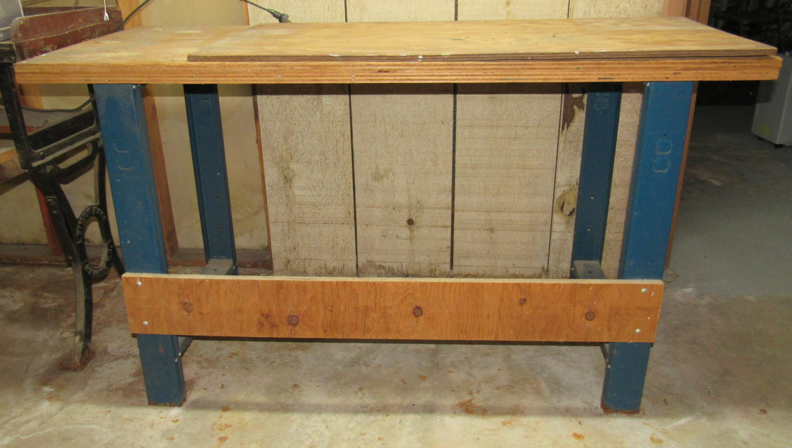 Workbench: Approx 24" x 60" x 34" tall