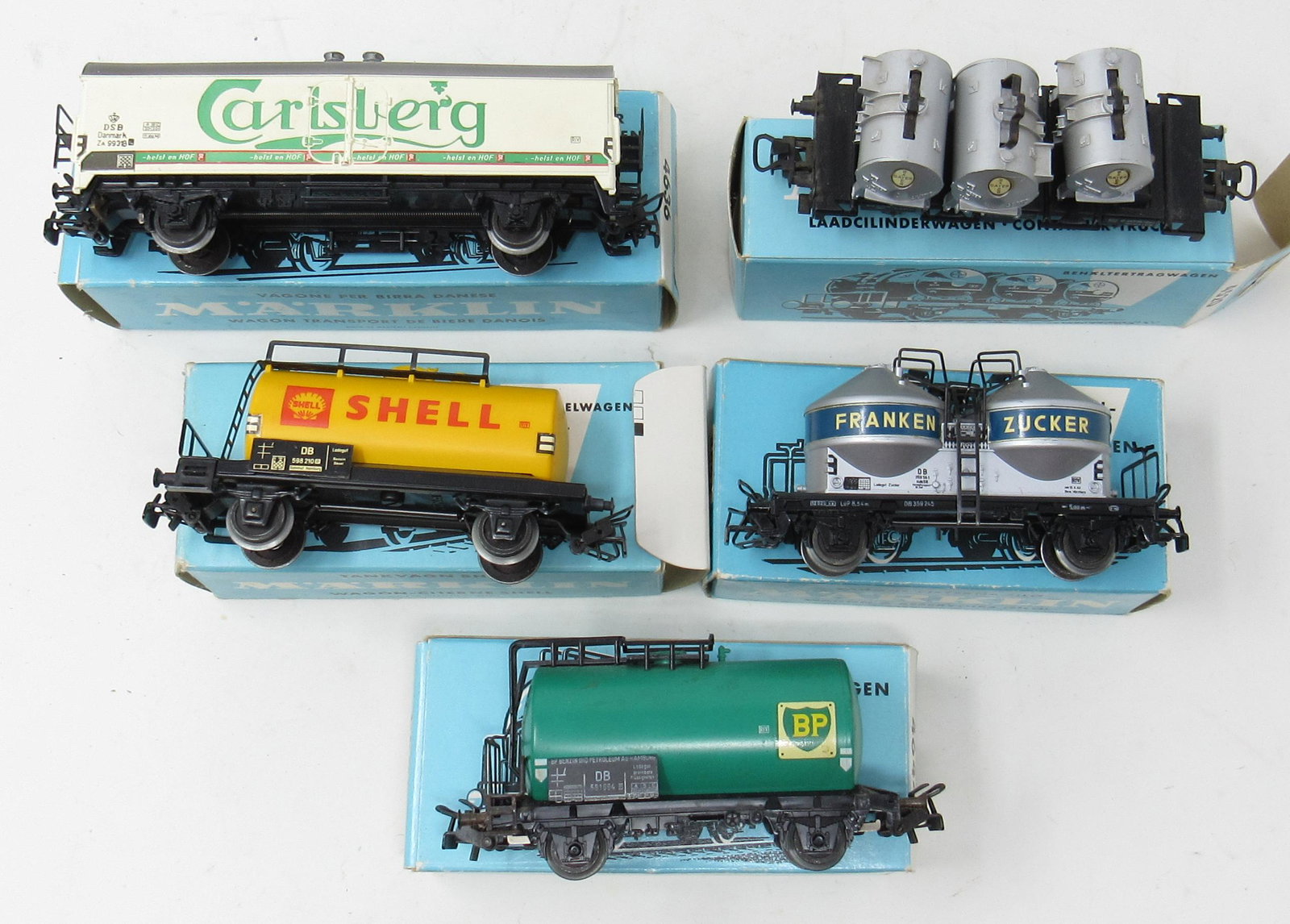 Marklin 4658 4502 Shell Tanker 4644 4636 4520: Getting all pictured