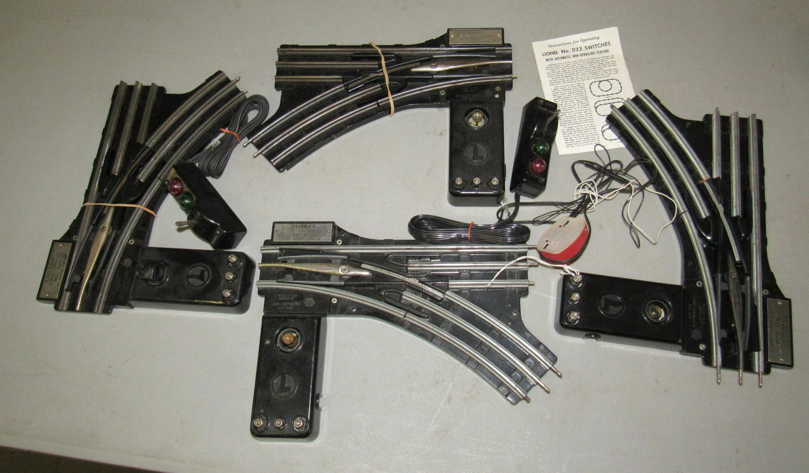 Lionel 022 Remote Switches with Controllers: Getting all pictured