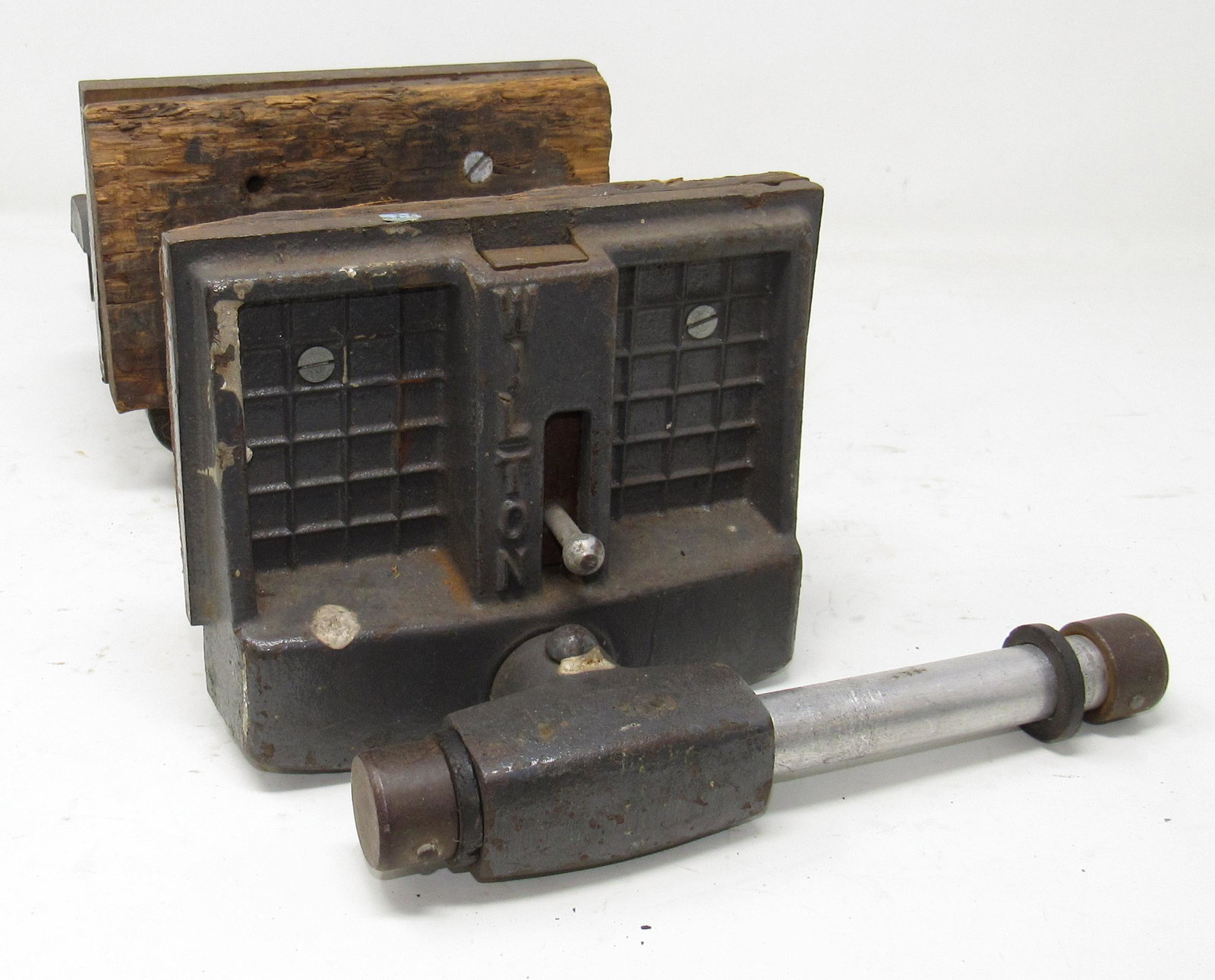 Wilton Woodworking Carpenters Vise: Apprx 7" Jaws