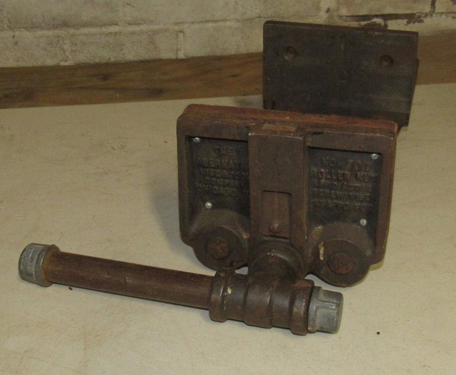 Abernathy No. 70D Woodworking Vise: Has 7" Jaws
