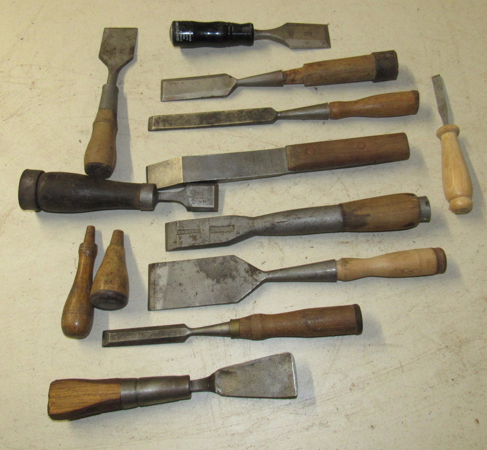 Lot of Misc Chisels: Getting all pictured