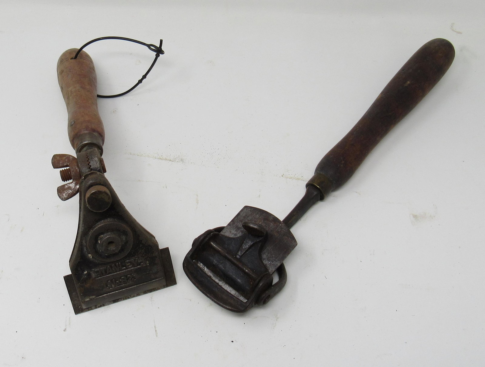 2 Scrapers including Stanley No. 82 Cabinet Maker: Getting both pictured