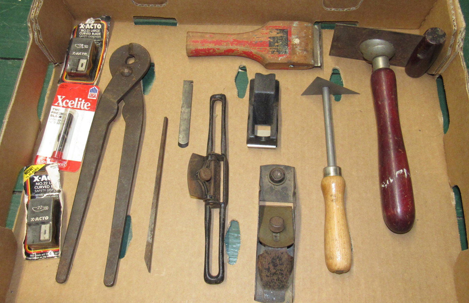 Box of Misc Tools: Getting all pictured