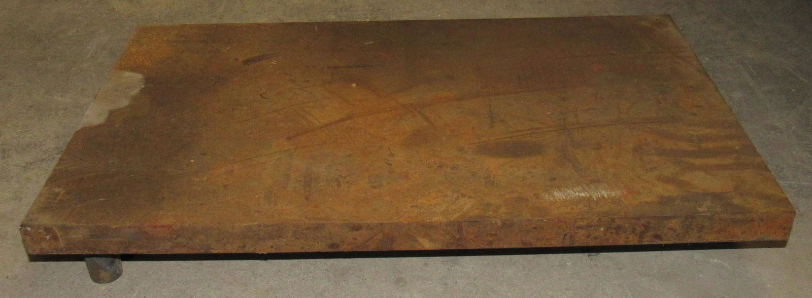 Cast Iron Machinists Surface Plate: Approx 15" x 24" x 3 3/8" tall. Approx 1" thick