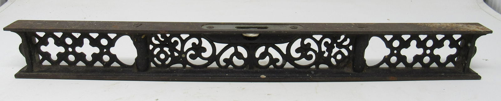 Antique Jennings Cast Iron Level: Approx 1" x 2" x 17 7/8" long