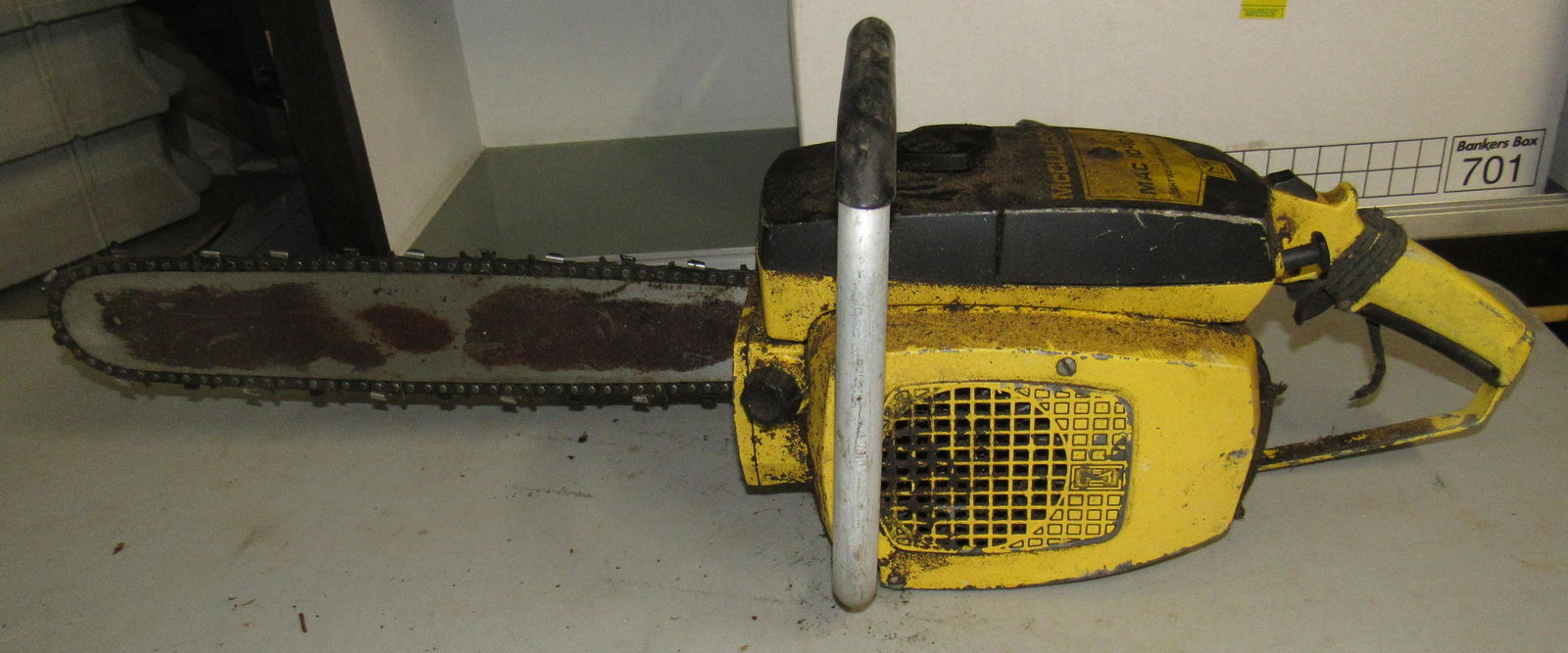 Vintage McCulloch Mac 10-10A Chainsaw: Chain saw has approx 16" bar