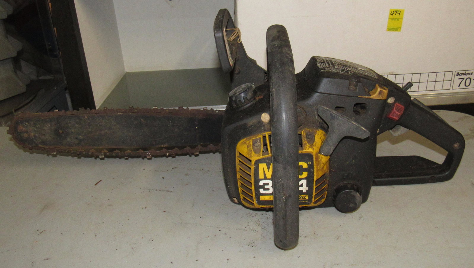 McCulloch 3214 Chainsaw: Chain saw has approx 14" bar