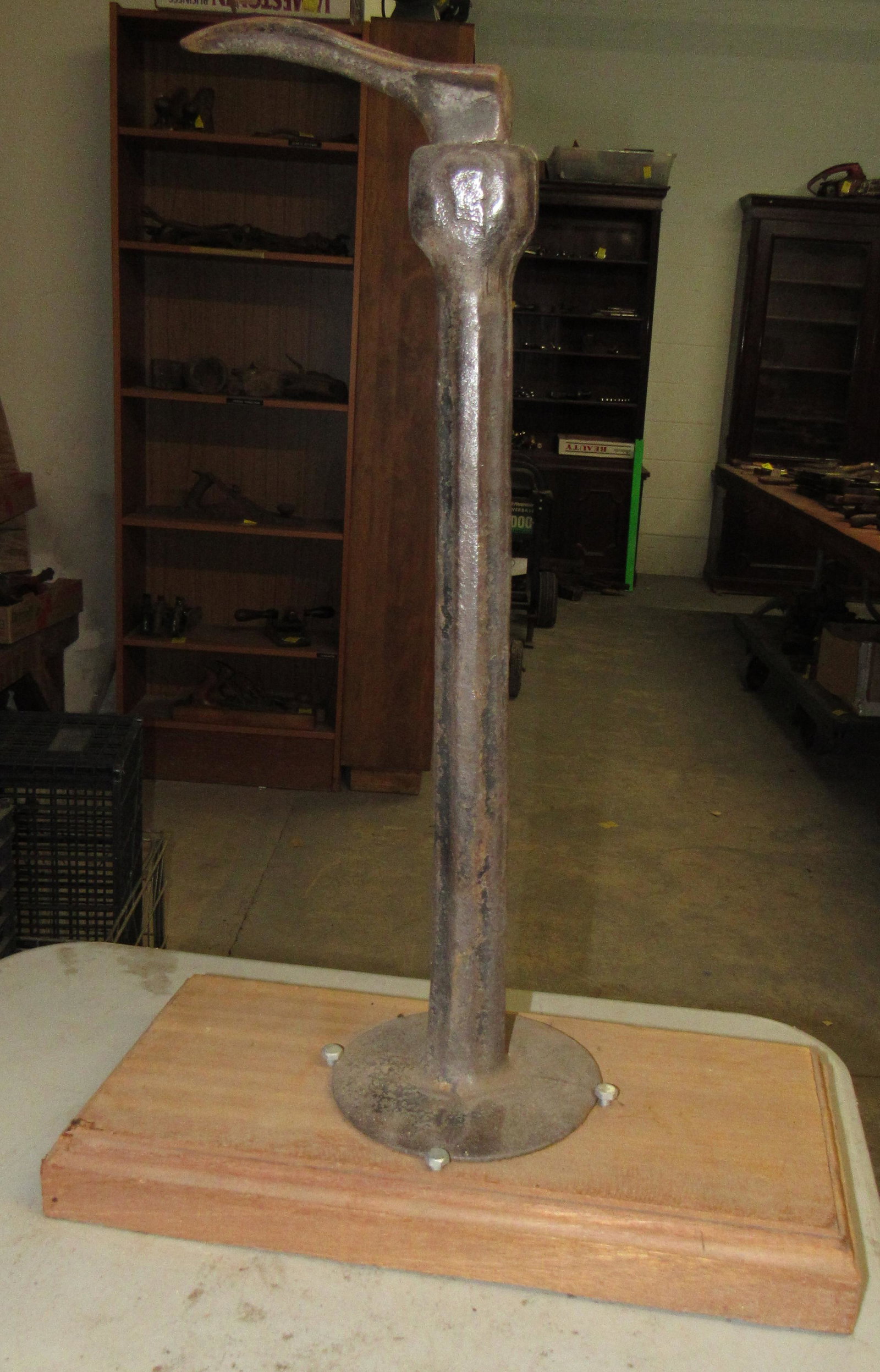 Cobblers Anvil: Approx 20 1/2" tall