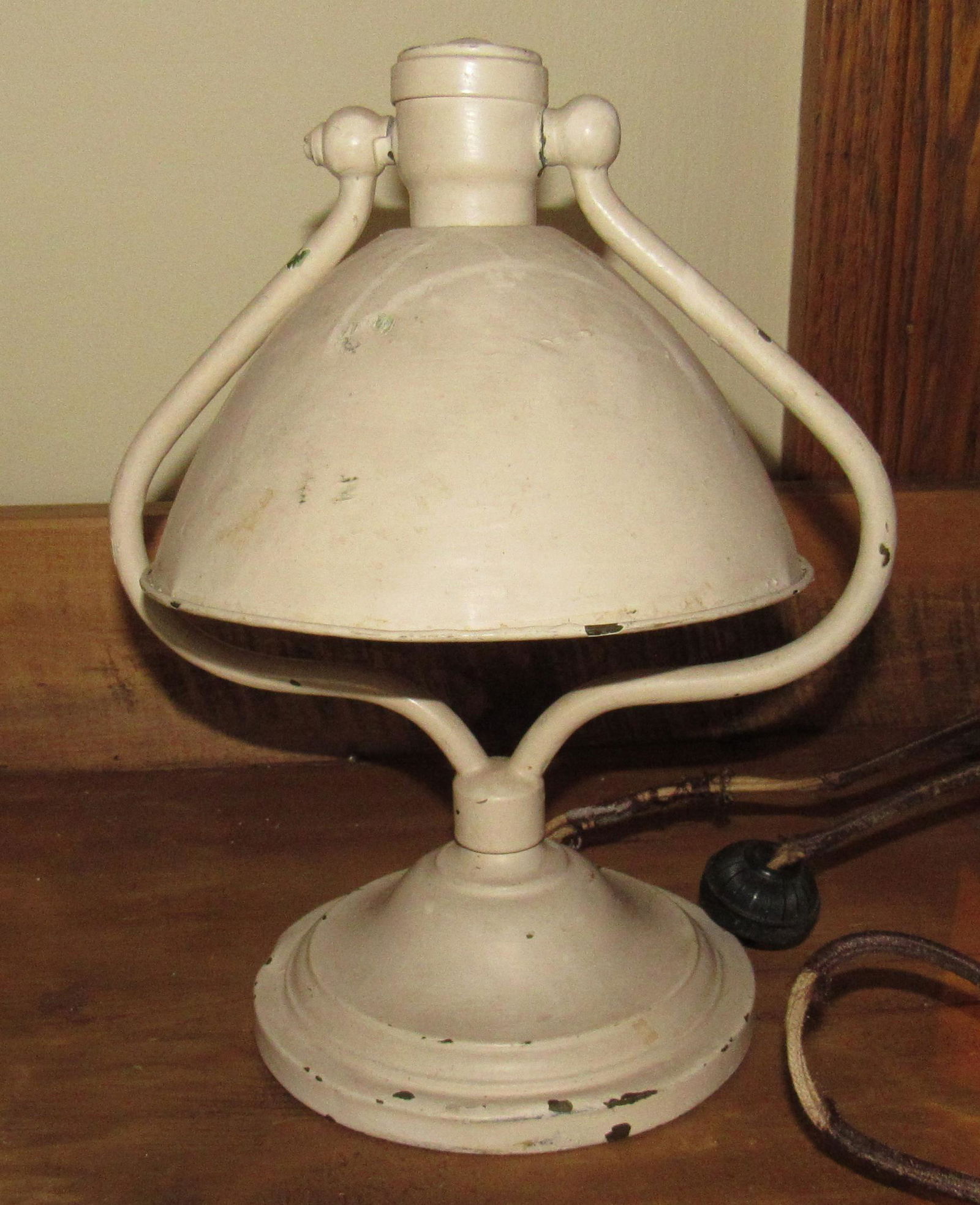 Brass Industrial Style Table Lamp: Approx 11 1/2" tall.