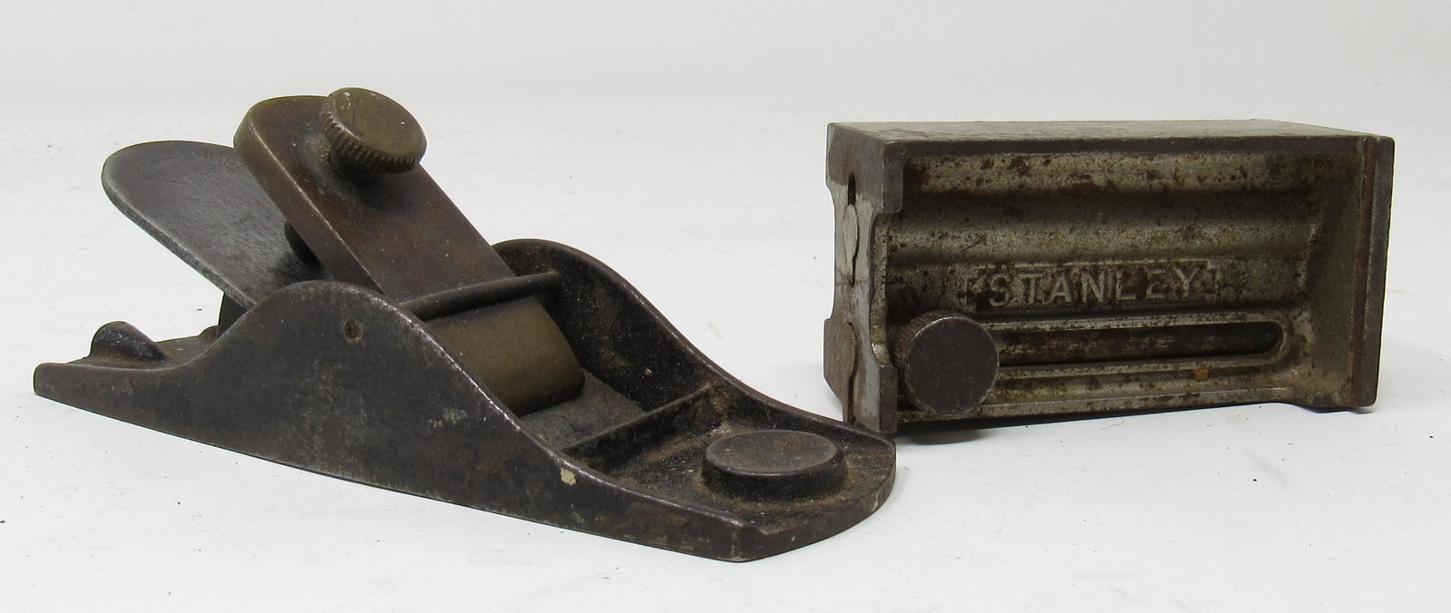 Stanley No 95 Butt Gauge and Plane: plane is apprx 1 5/8" x 5 3/8"