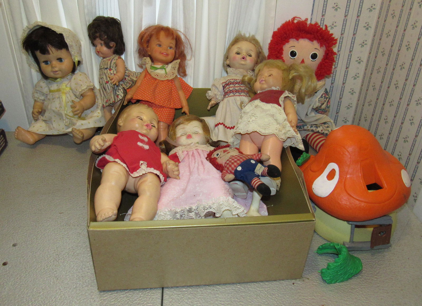 Ideal Horsman Raggedy Ann & Misc Dolls: Getting all pictured