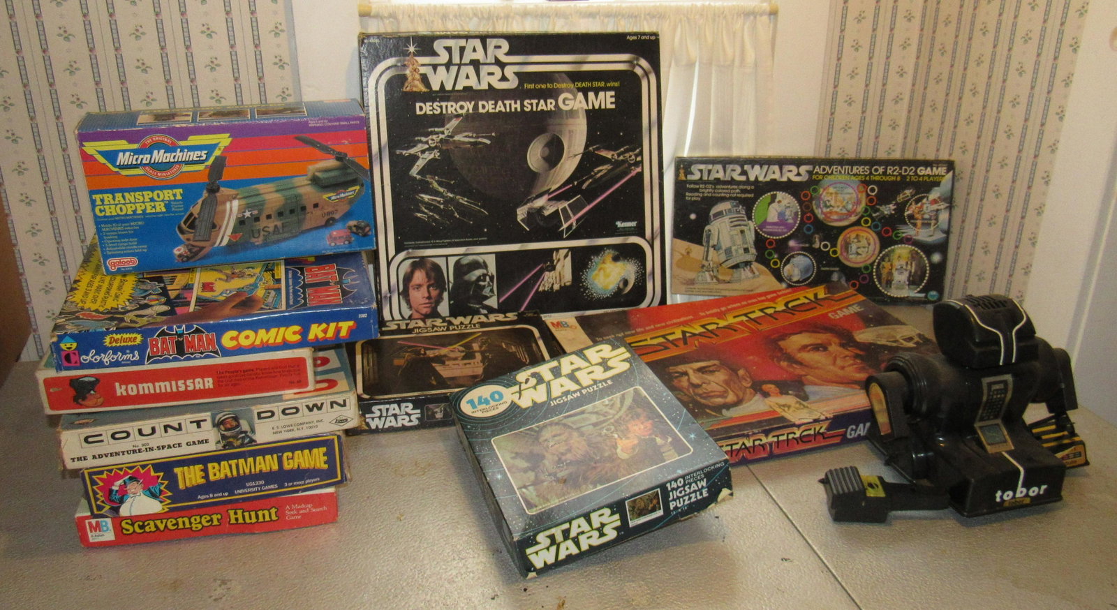 Star Wars Trek Games Puzzles Tobar Robot: Getting all pictured