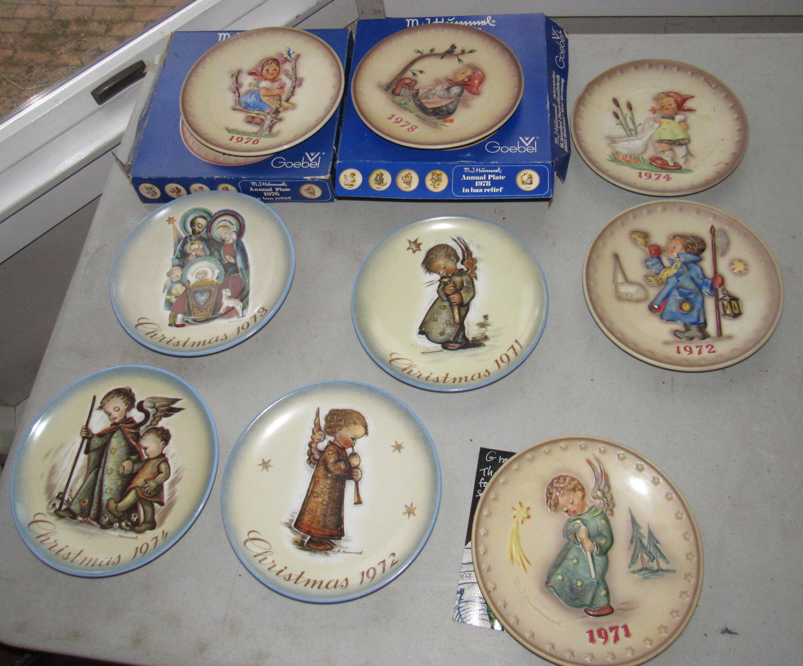 Hummel Goebel Collector Plates: Getting all pictured