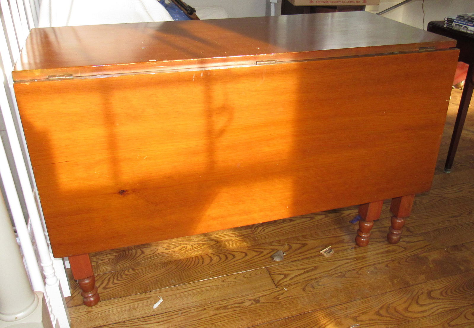 Gate Leg Drop Leaf Table: Approx 21" ( when closed)x 47" x 29 1/2" tall