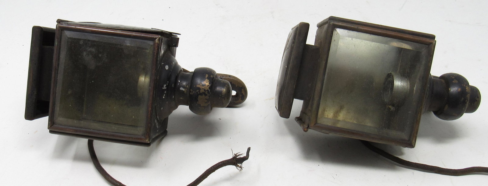 Antique Carriage Lamps w/ Brass Brackets & Trim: Approx 2 3/4" x 2 1/4" x 5 1/4" tall. Brackets and trim is brass.