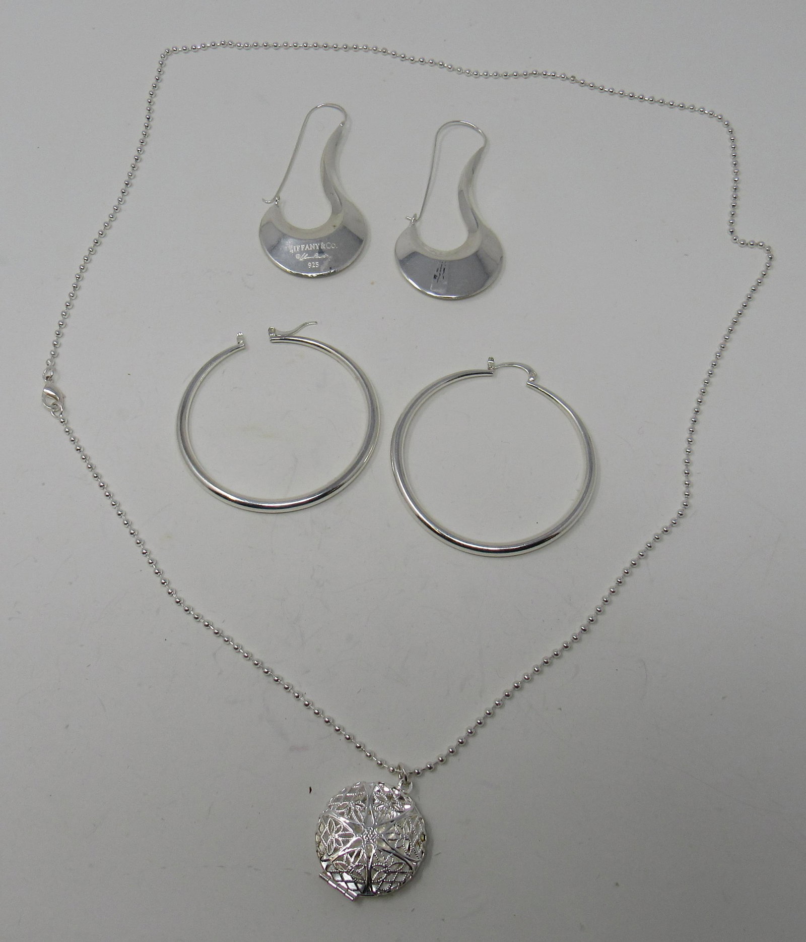 Tiffany & Co Sterling Silver Earrings Chain Lockett: Lockett is approx 1" in diameter
