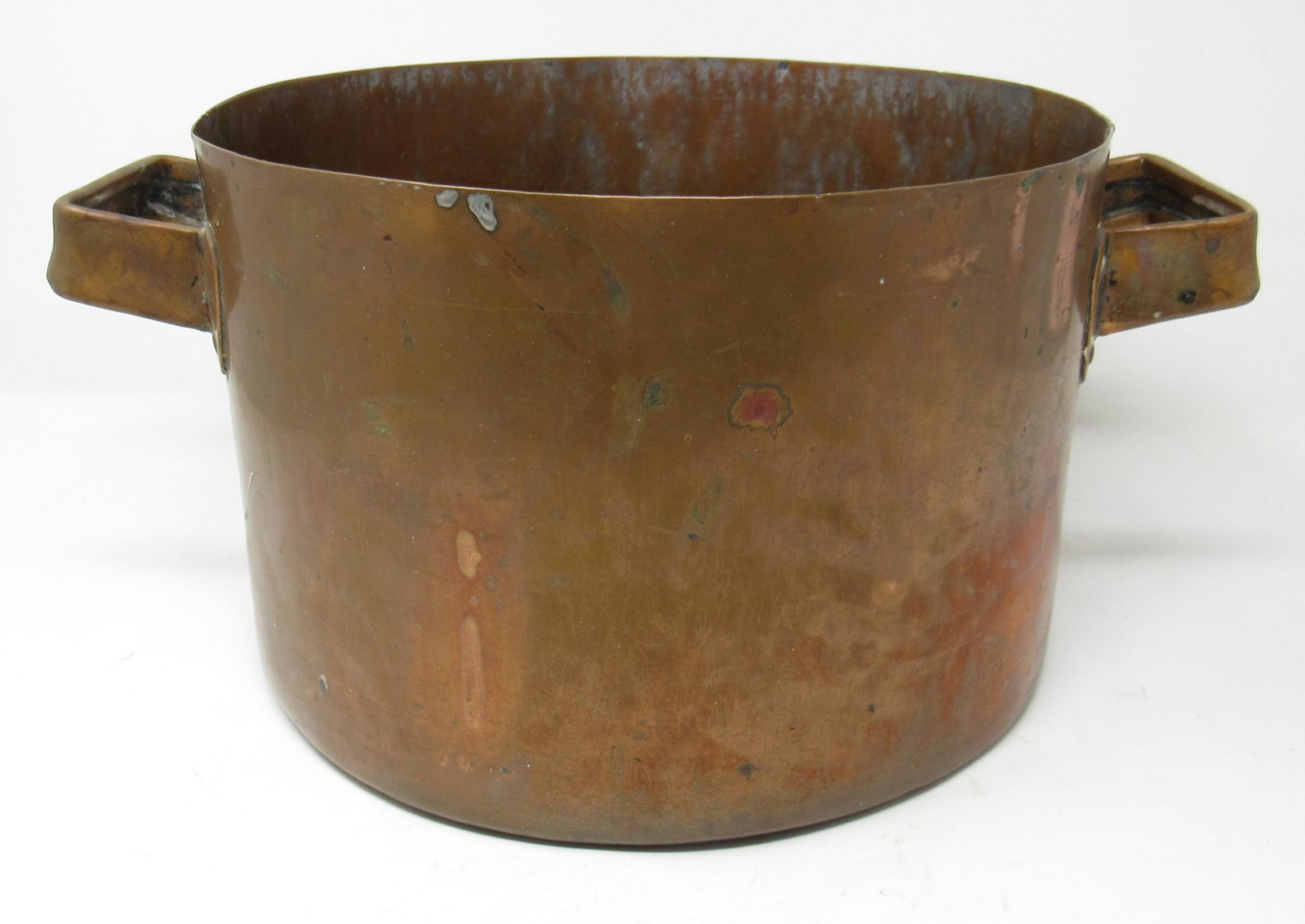 Antique Dovetailed Copper Pot: Approx 10 1/2" in diameter and 7" tall.