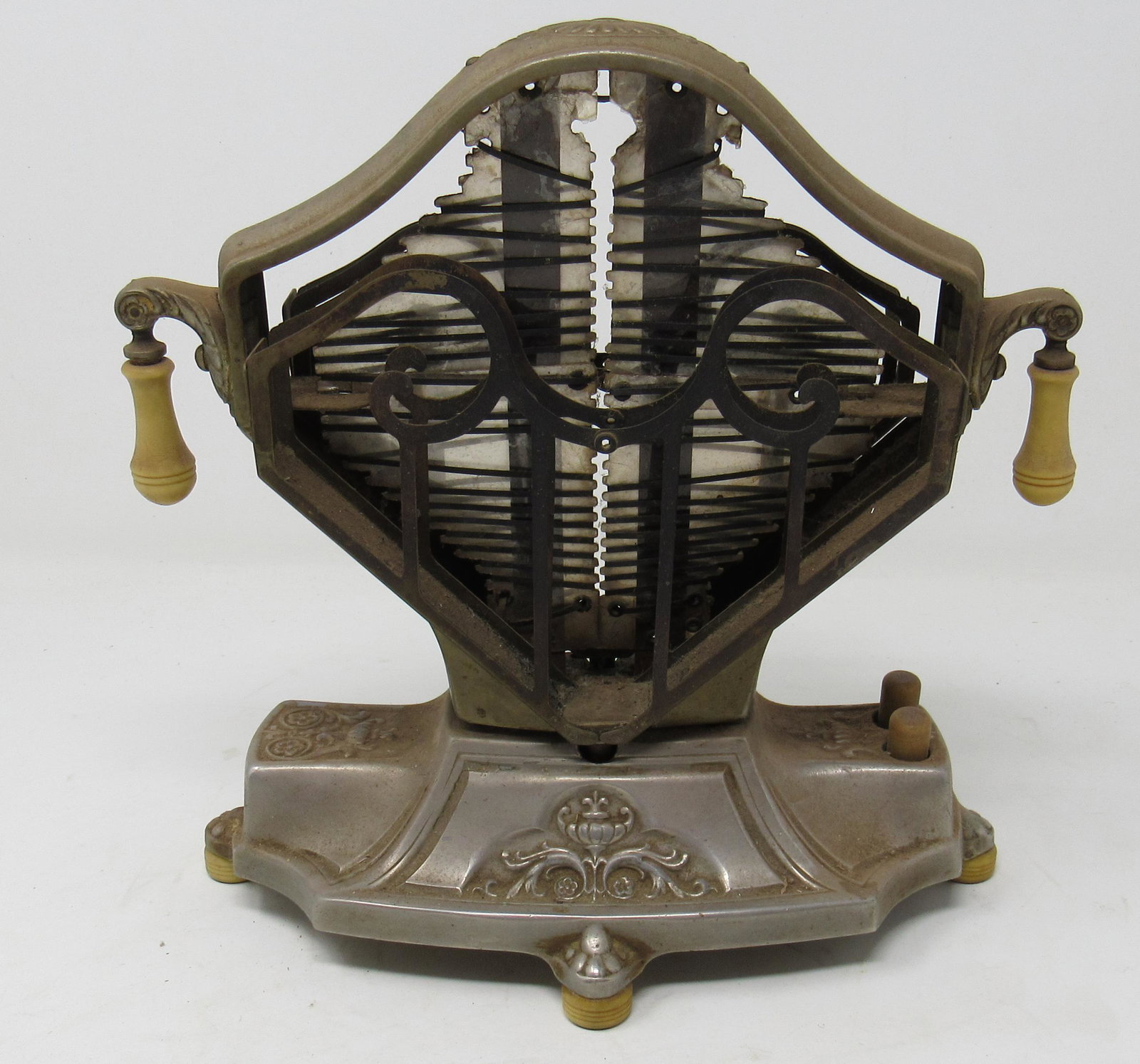 Universal Toaster E9410 by Landers: Approx 5" x 8 1/2" x 9" tall