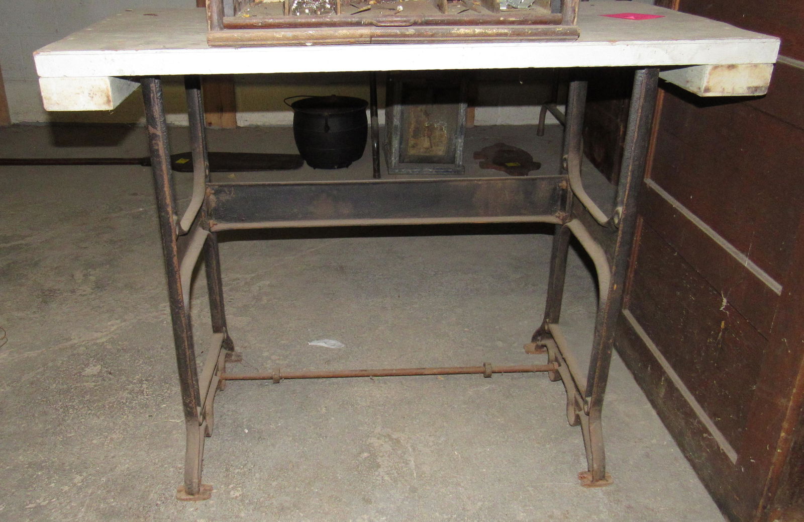 USA Cast Iron Sewing Machine Base: Apprx 18 1/2" X 30" x 29" tall