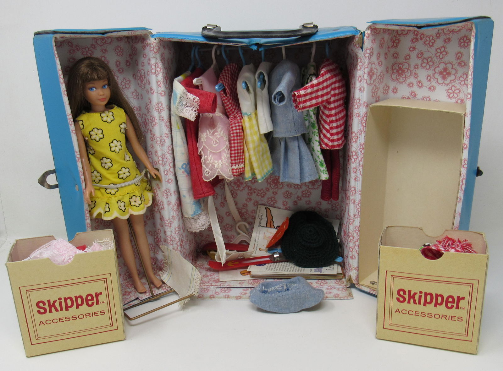 Skipper Doll Carrying Case Clothes & Accessories Jun 09, 2020 M.J. Stasak Jr. Auction and
