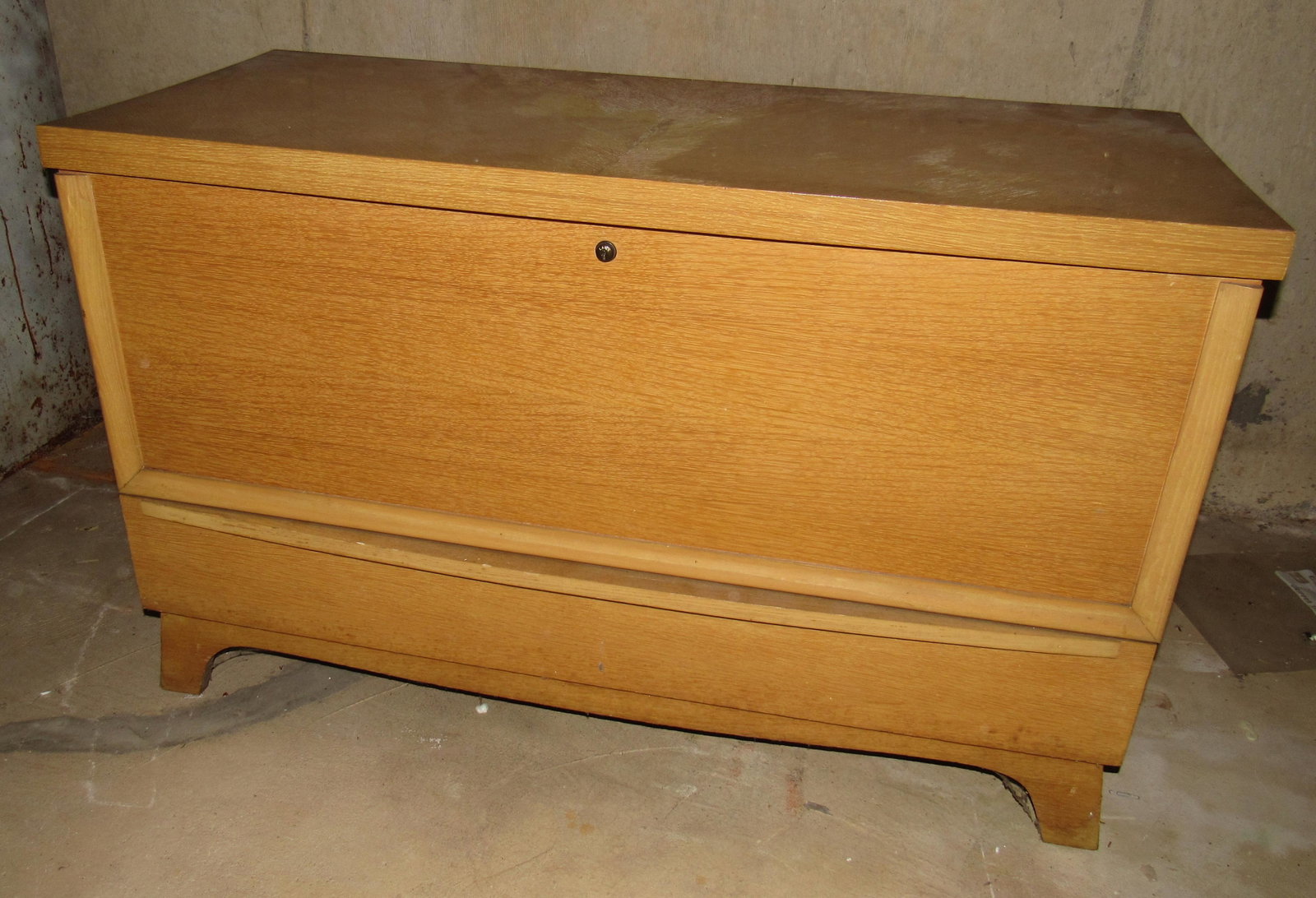 Cedar Chest: Approx 19" x 43" x 27" tall