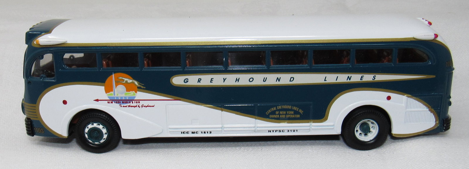 Corgi Yellowcoach 743 Greyhound Lines Bus: NY Worlds Fair. Approx 8" long