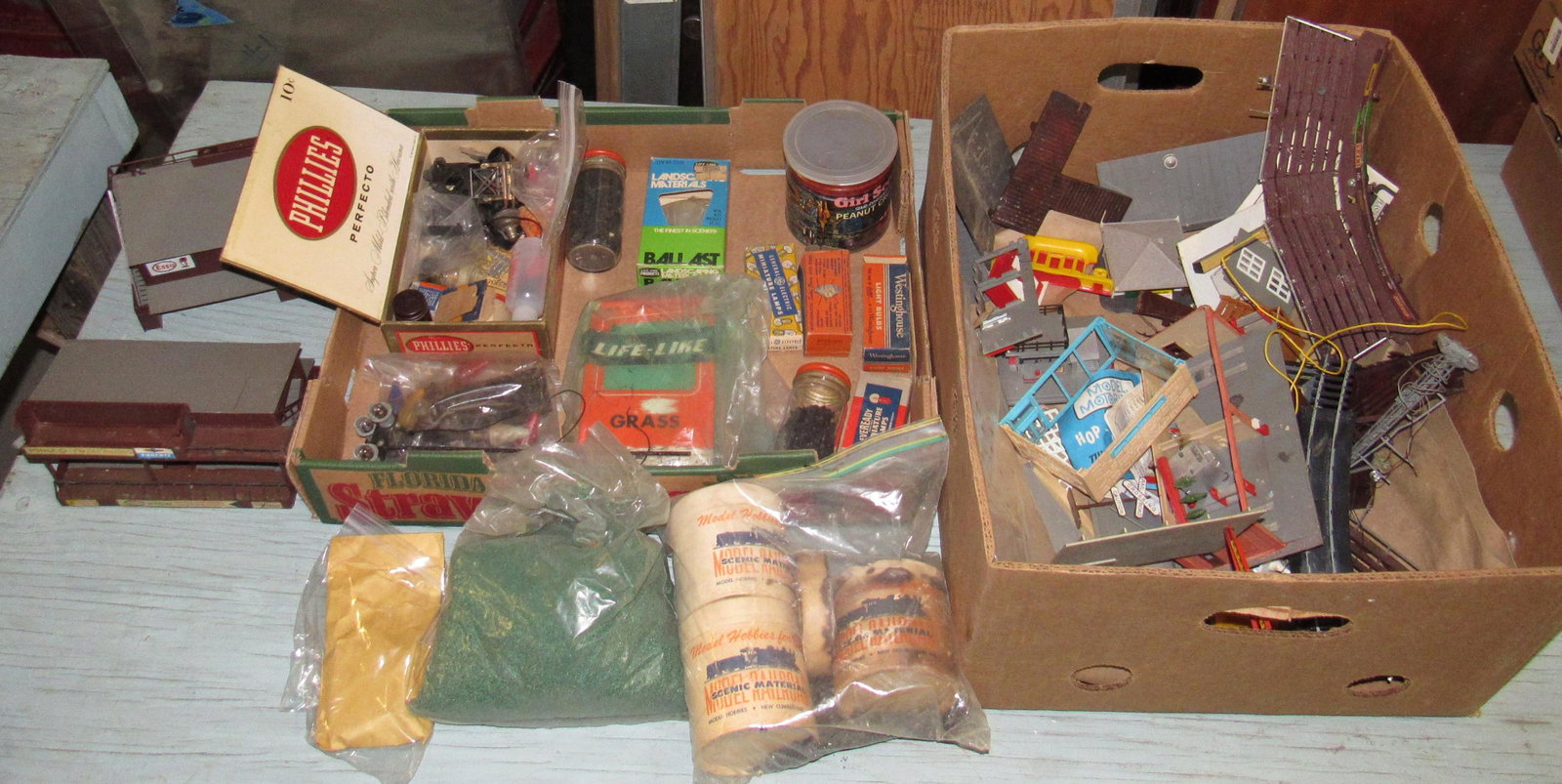 Table Contents of Misc Train Accessories: Getting all pictured